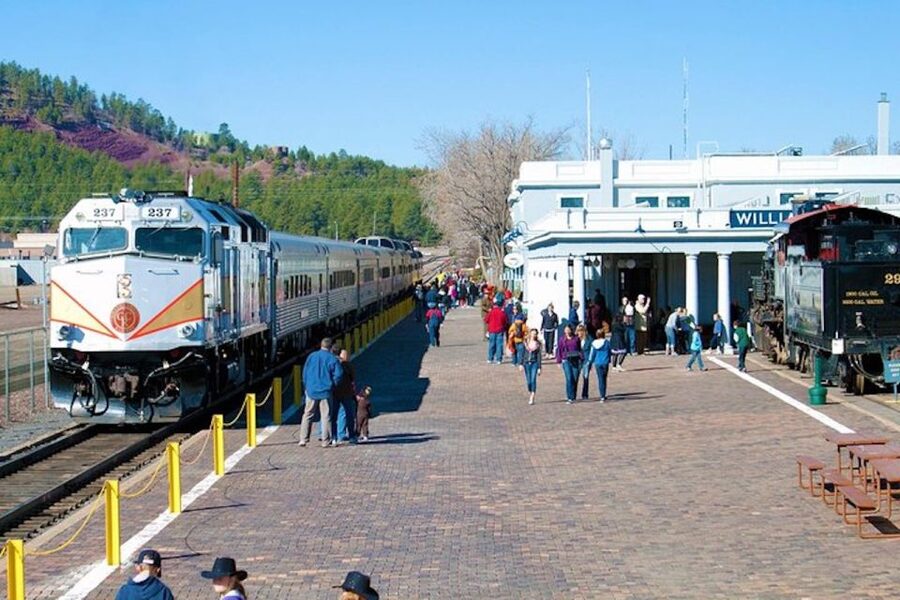 From Flagstaff: Grand Canyon Railroad Full-Day Guided Tour - A long day built around two kinds of travel