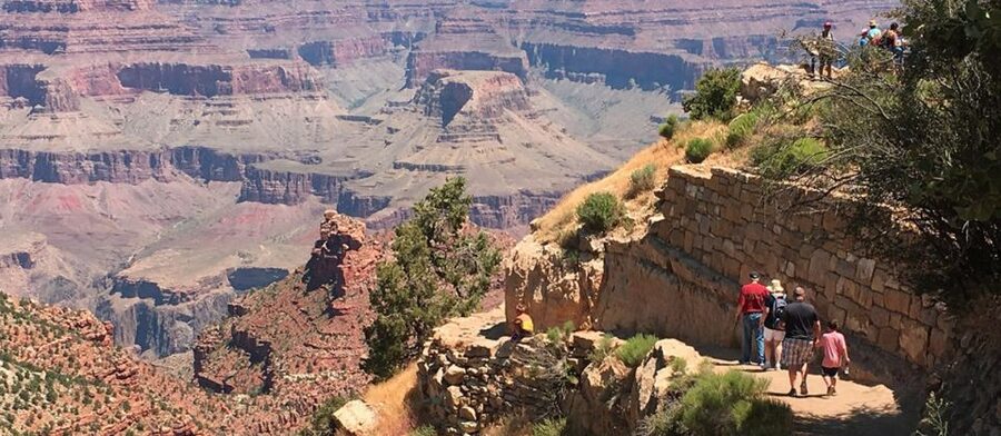 From Flagstaff: Grand Canyon Railroad Full-Day Guided Tour - Cameron Trading Post and Native American arts