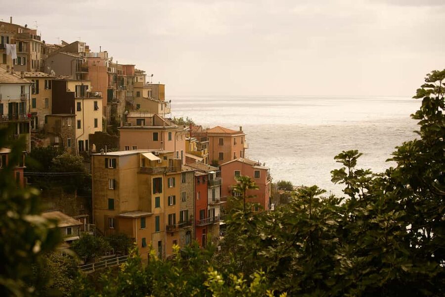 From Florence: Cinque Terre Day Trip with stop in Pisa - Vernazza, lunch, and time beside the water