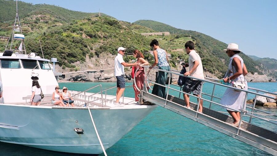 From Florence: Cinque Terre Full Day Tour and Optional Lunch - Riomaggiore or Manarola, your first taste of Cinque Terre