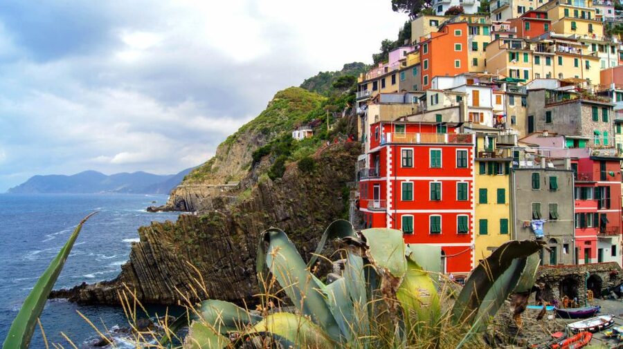 From Florence: Full-Day Private Cinque Terre Tour with Pisa - Key points to know before booking