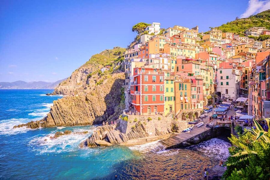 From Florence: Round Trip Transfer to Cinque Terre - Meeting the guide in Florence