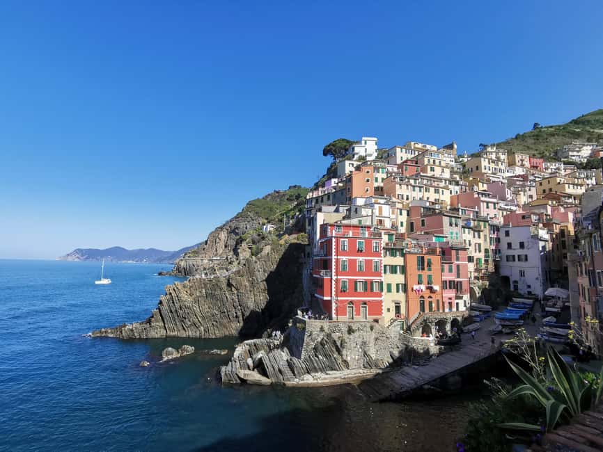From Florence: Small-group to Cinque Terre and Pisa Day Tour - The smart reason to combine Cinque Terre and Pisa