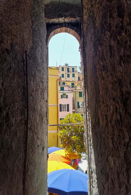 From Florence: Small-group to Cinque Terre and Pisa Day Tour - Vernazza, lunch, and the best high views
