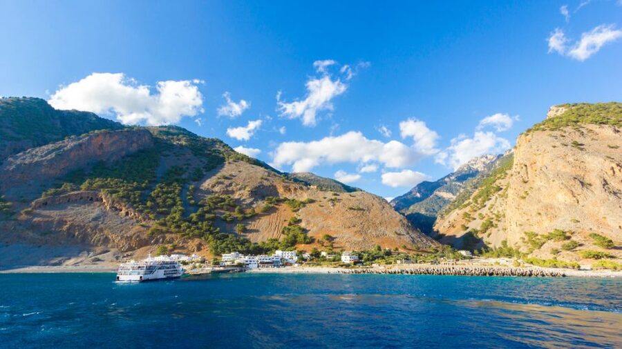 From Heraklion: Samaria Gorge & Agia Roumeli Hiking Day Trip - The Early Pickup and the Long Ride West