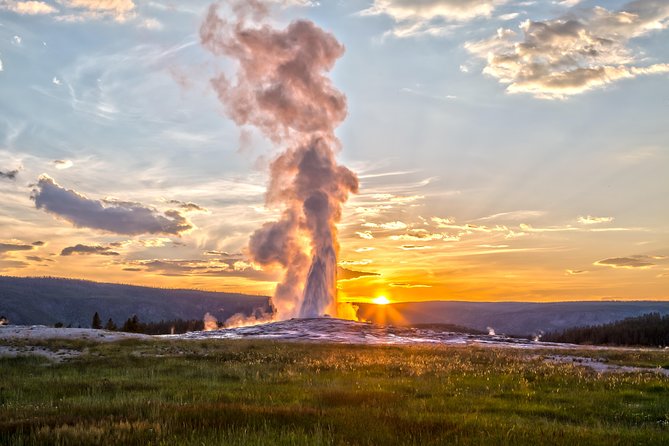 From Jackson Hole: Yellowstone Old Faithful, Waterfalls and Wildlife Day Tour - What to wear and how much walking to expect