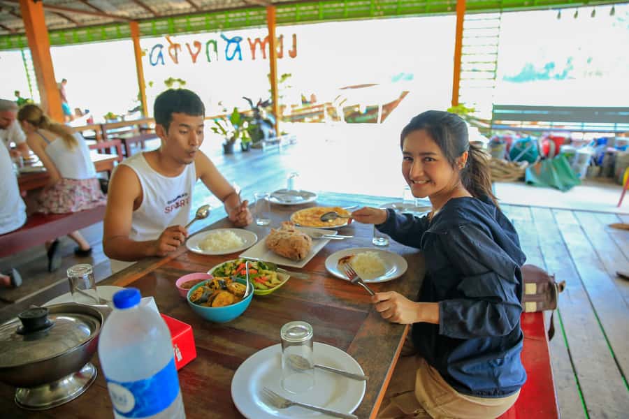 From Khao Lak: Khao Sok & Cheow Lan Lake Tour with Kayaking - Lunch and local life at a floating raft house
