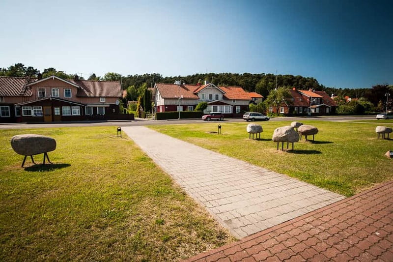 From Klaipeda: Curonian Spit Full-Day Private Tour - Juodkrantė, a quiet fishing settlement with fine villas