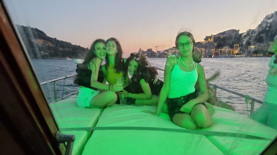 From La Spezia: Cinque Terre Boat Tour with Lunch and Wine - Vernazza is the main shore stop