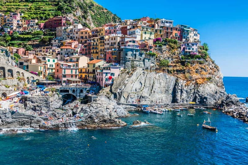 From La Spezia: Cinque Terre Small Group Tour with Limoncino - From La Spezia cruise port to the station