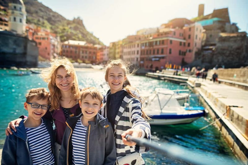 From La Spezia: Cinque Terre Small Group Tour with Limoncino - What the guide adds to a self-guided day