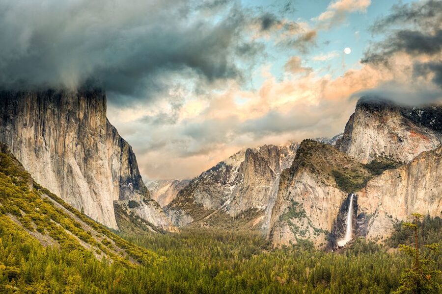 From Lake Tahoe: Yosemite National Park Day Trip with Lunch - Tenaya Lake and the High Sierra scenery
