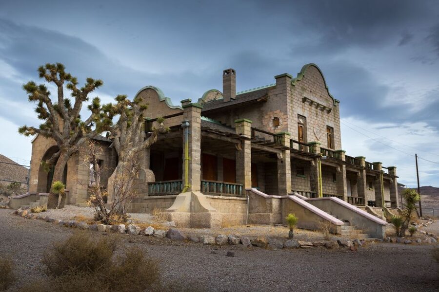 From Las Vegas: Death Valley & Rhyolite Ghost Town Day Trip - Rhyolite shows the boom-and-bust side of the desert