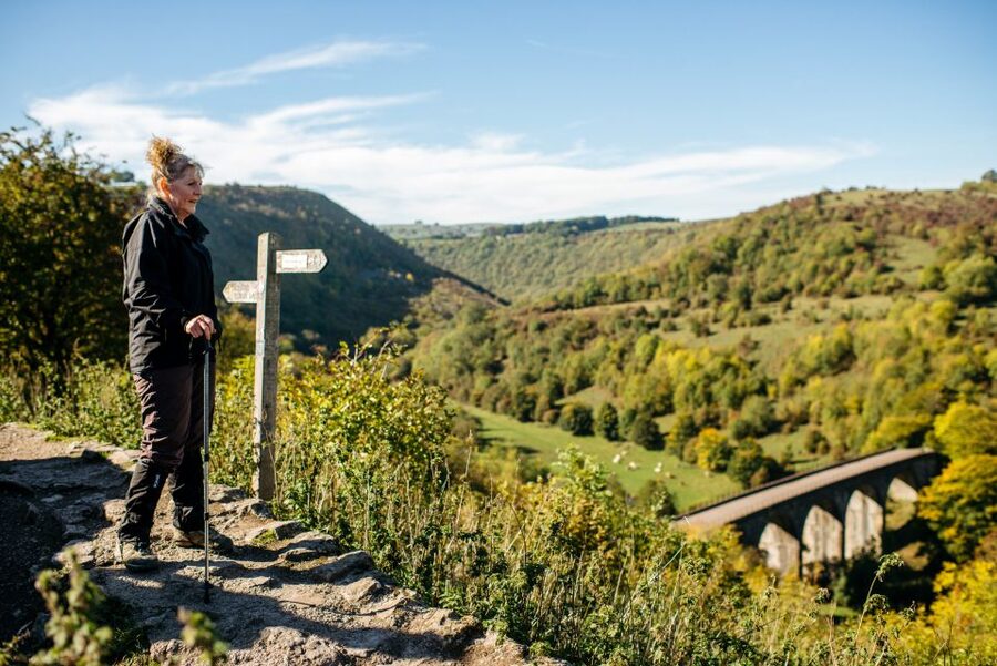 From Manchester: Derbyshire and Peak District Day Trip - Peak’s Cavern, an optional underground visit