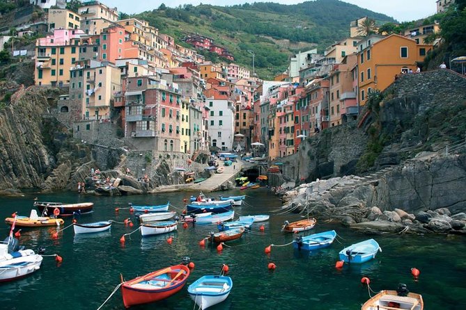 From Milan: Cinque Terre Guided Full-Day Trip With Cruise - Monterosso: the best chance for lunch and a short wander