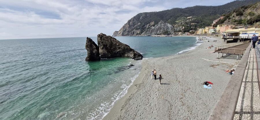 From Milan: Cinque Terre with Portovenere and Boat Cruise - Portovenere: two hours beside the water