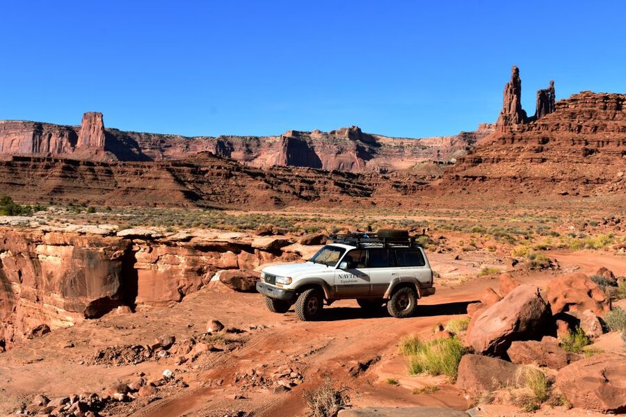 From Moab: Full-Day Canyonlands and Arches 4x4 Driving Tour - Geology, fossils, and the ride back to Moab