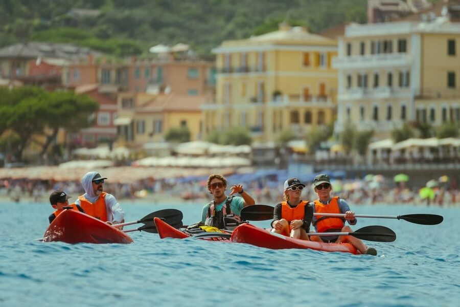 From Monterosso to Vernazza: Guided Cinque Terre Kayak Tour - Why kayaking shows Cinque Terre at its best