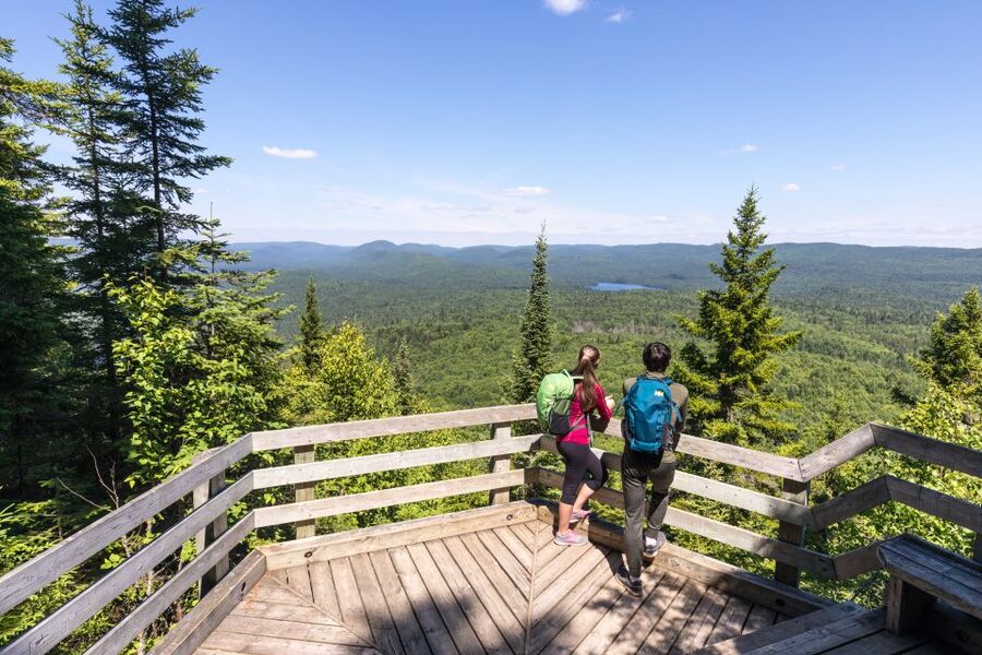 From Montreal: Mont-Tremblant National Park Hiking Day Trip - The 8:00 AM departure and grocery stop