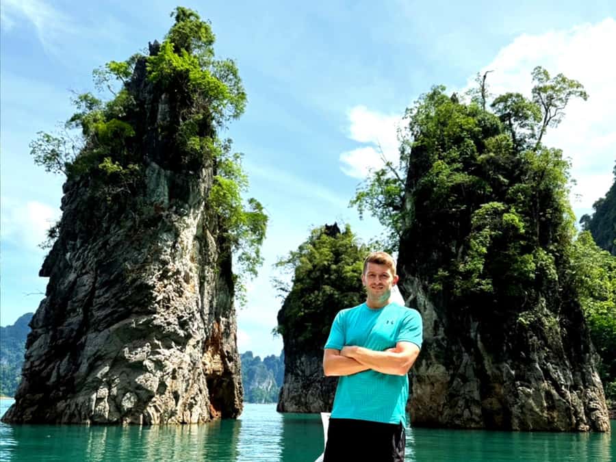 From Phuket : Explore Cheow Lan Lake Khao Sok : All Included - Lunch at PHU TAWAN floating restaurant