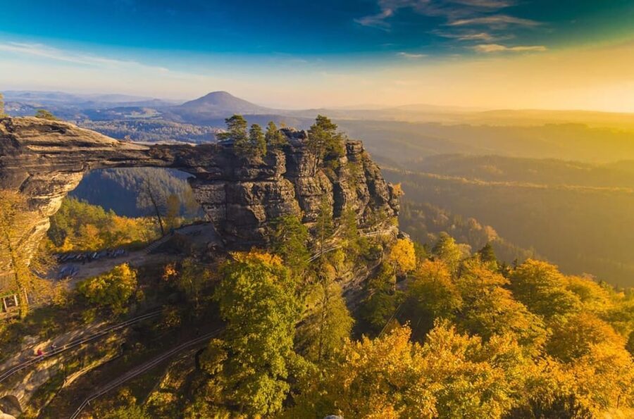 From Prague: Bohemian & Saxon Switzerland Iconic Day Trip - The Prague pickup and the 100-minute ride north