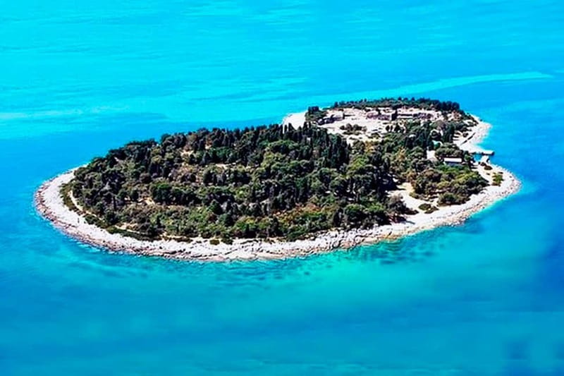 From Pula: Island Stop and National Park Day Cruise - The onboard lunch: simple, practical, and extra