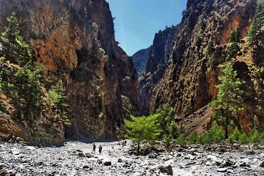 From Rethymno: Samaria Gorge Full-Day Trek, Pickup & Guide - What to pack for the 18-kilometer challenge