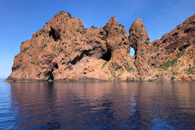 From Sagone/Cargèse: Scandola Calanques Piana Girolata Swimming - Boat comfort, group size, and the best seat