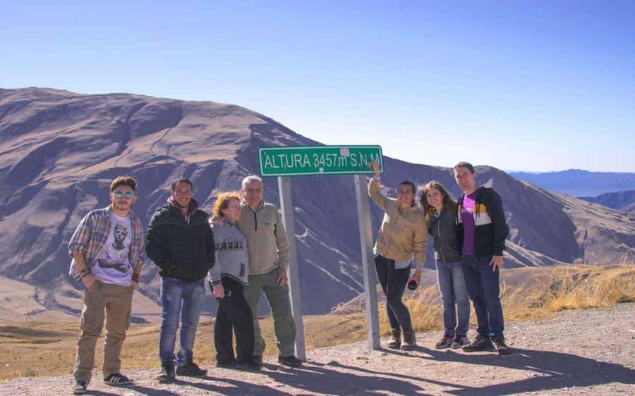 From Salta: Cachi and Los Cardones National Park Tour - Guides, vehicles, and the bilingual experience