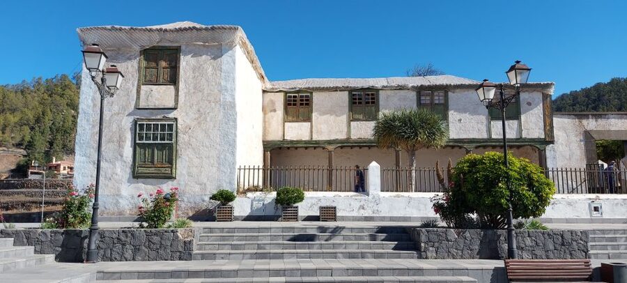 From South Tenerife: Teide National Park Tour - Who should book this Teide tour?