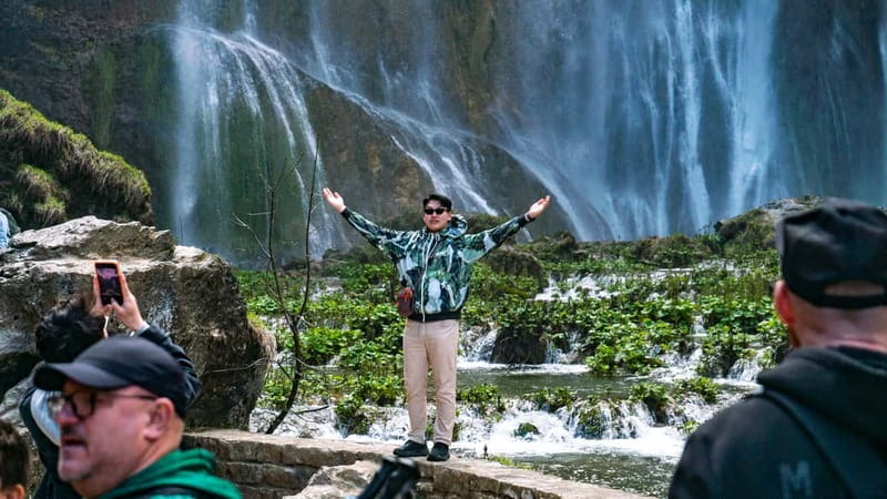 From Split: Plitvice Lakes Guided tour - Veliki Slap and the lower lakes