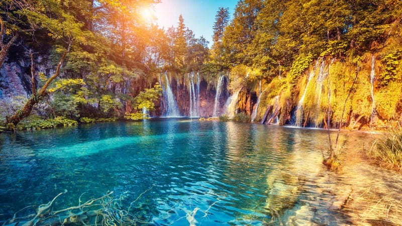 From Split: Plitvice Lakes Guided tour - Who will enjoy this day, and who will not