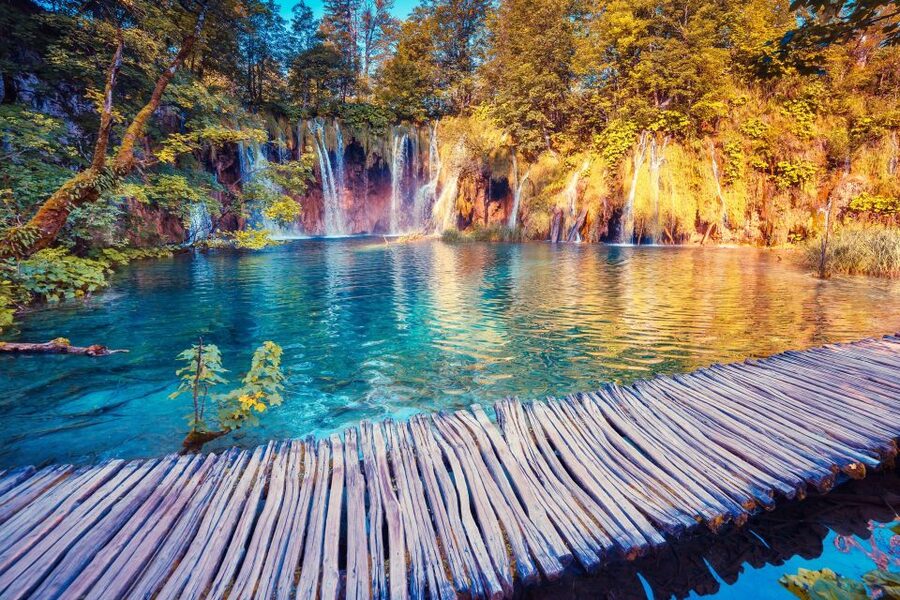 From Split: Plitvice Lakes Guided Tour with Entry Tickets - The guides make the long day easier