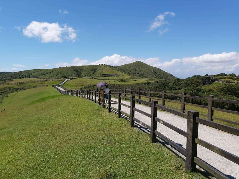 From Taipei: Beitou and Yangmingshan National Park Day Tour - Qingtiangang Grassland and the value of priority access
