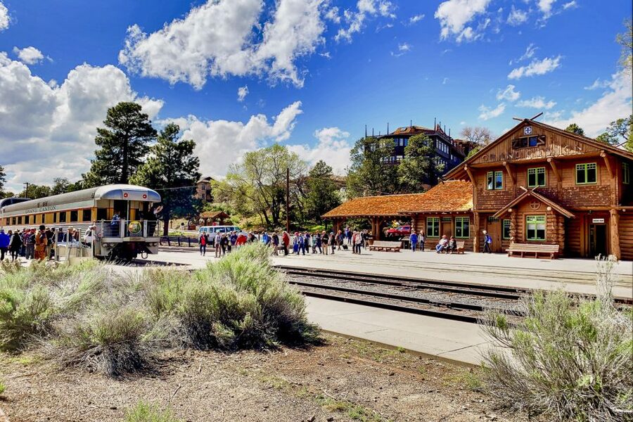From Williams: Grand Canyon Railway Round-Trip Train Ticket - Practical tips for a smoother ride