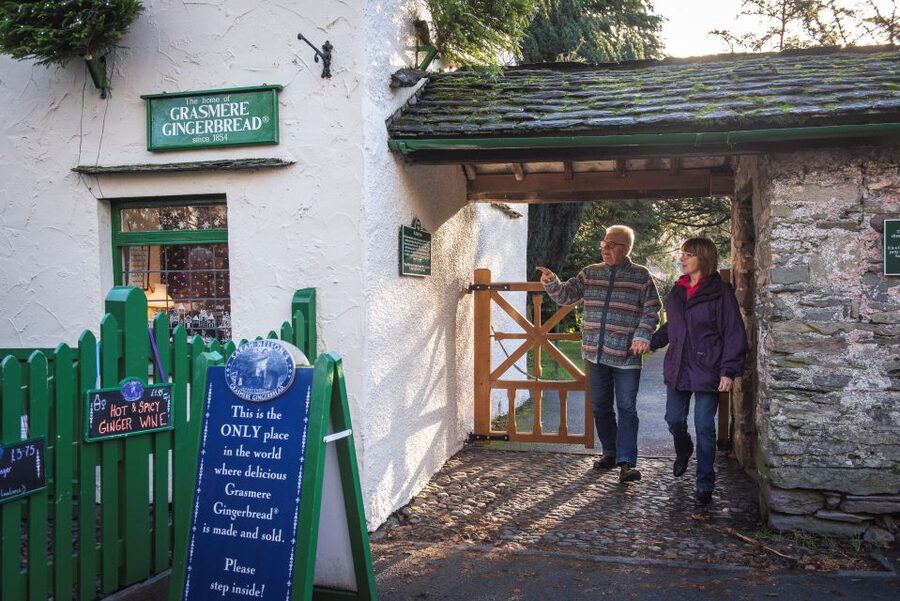 From Windermere: Ten Lakes Full-Day Tour of Lake District - Small-coach travel and the value of a local driver