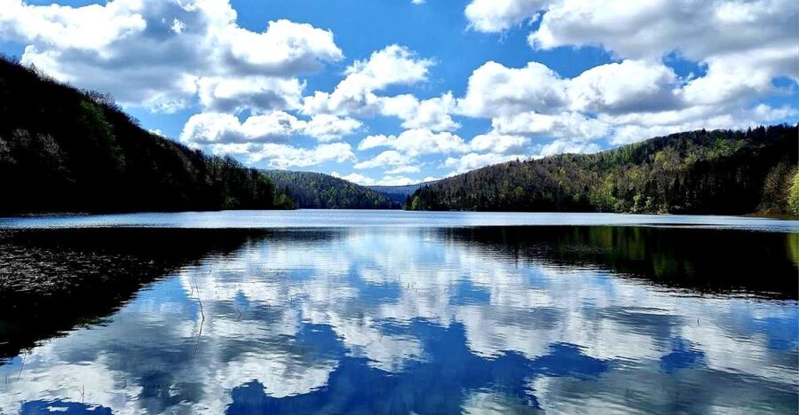 From Zadar: Plitvice Lakes Tour with Boat & Train Ride - Getting started at Široka ulica 2