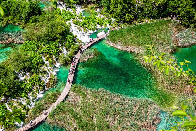 From Zagreb: Plitvice Lakes guided tour - The long road from Zagreb to the waterfalls