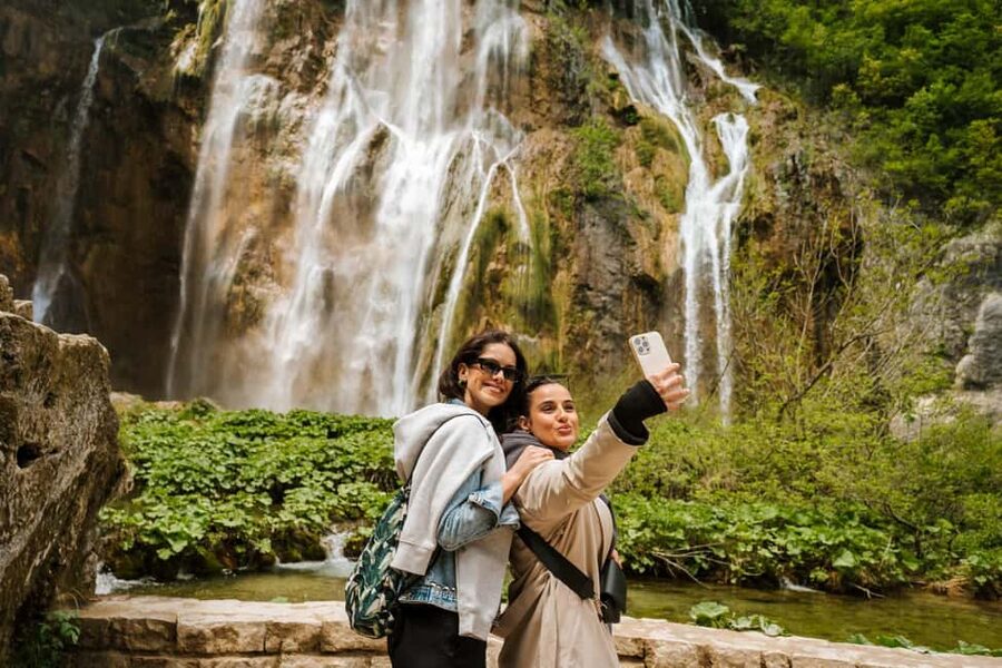 From Zagreb: Plitvice Lakes National Park Tour with Tickets - Why the Guide Matters on This Walk