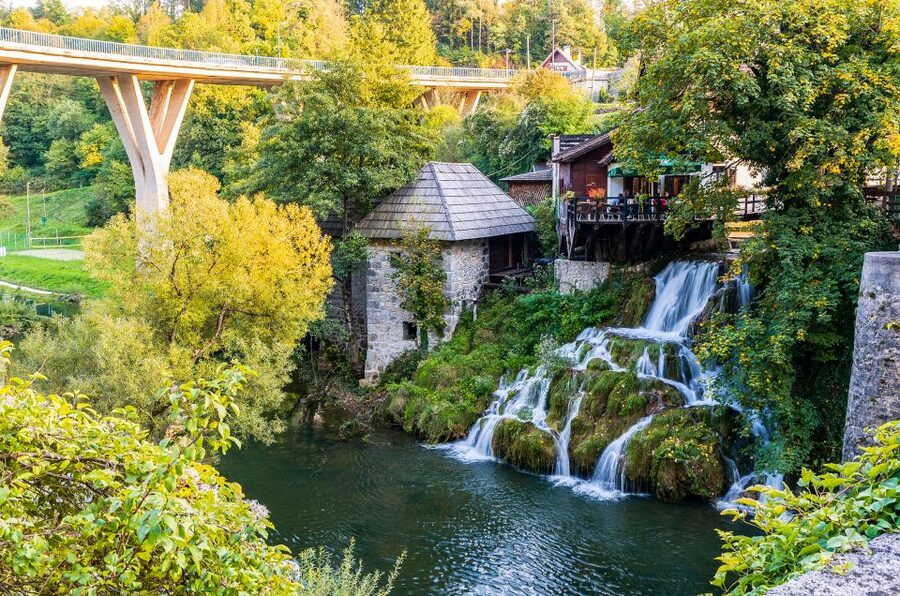 From Zagreb: Plitvice & Rastoke Guided Day Trip with Ticket - Who should book this day trip