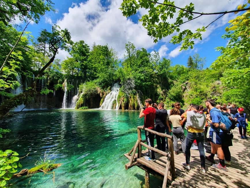 From Zagreb: Rastoke and Plitvice lakes Guided Day Trip - Choosing the right season for Plitvice
