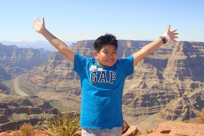 Grand Canyon West Rim by Coach with Helicopter Tour and Meals - How to use four hours wisely