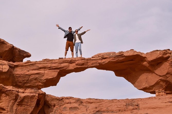 Half-Day Jeep Safari "Wadi Rum Highlights!" w/ Professional Bedouin Guide - Tea with a Bedouin guide