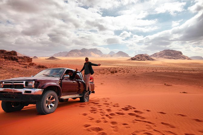 Half-Day Jeep Tour: "Wadi Rum Images" - Tea, coffee, and the rhythm of the ride
