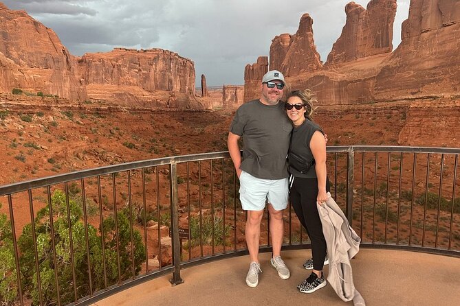 HIGHLY RATED Arches National Park Sightseeing Tour From Moab Utah - Panorama Point and the scale of Arches