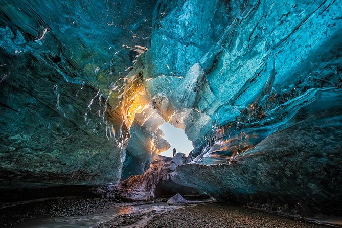 Ice Cave Tour in the National Park of Vatnajökull - Safety decisions and weather changes