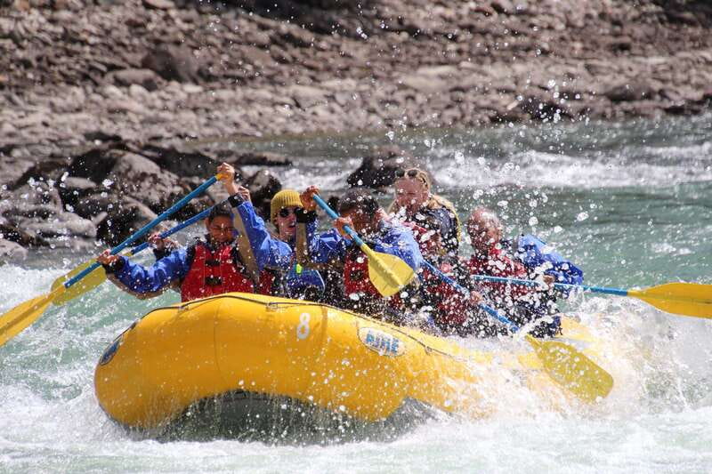 Jasper National Park: 2-Hour Whitewater Rafting - Getting suited up and ready to paddle