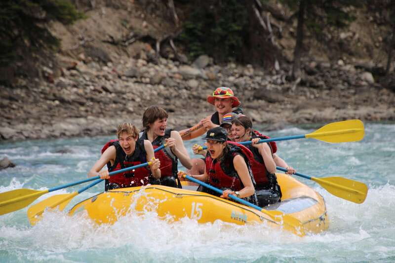 Jasper National Park: 2-Hour Whitewater Rafting - Four or five class II rapids with plenty of scenery