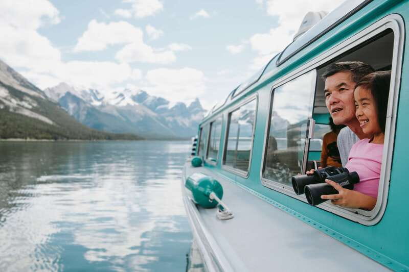 Jasper National Park: Maligne Lake Cruise With Guide - Wildlife watching from the boat