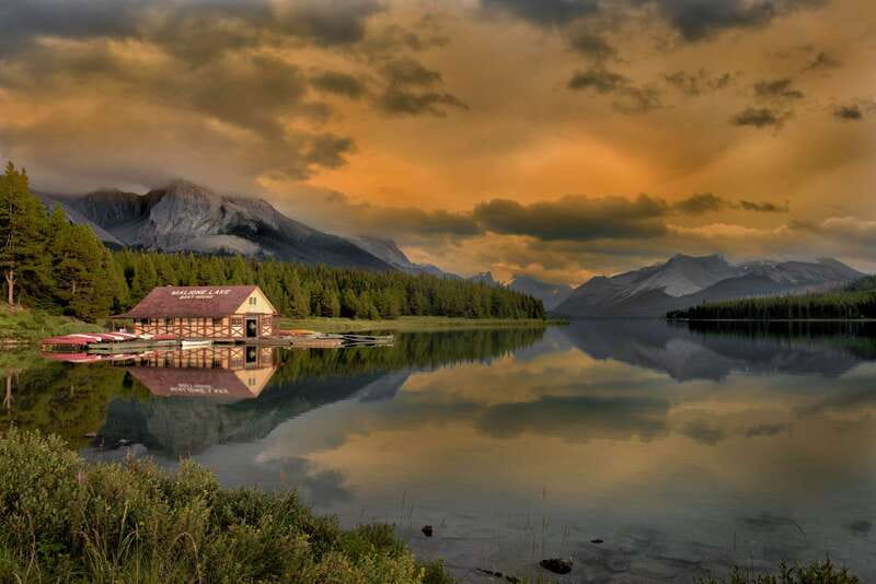 Jasper National Park: Maligne Lake Cruise With Guide - Getting there from Jasper